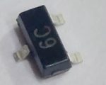 در بستهبندی SOT-23 (TO-236AB) ارائه میشود. و برای استفاده در مدارهای الکترونیکی